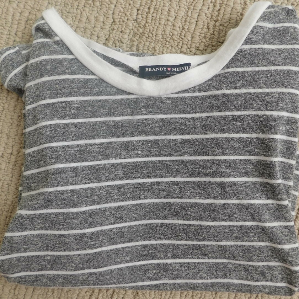 Brandy Melville Gray White Striped T-shirt Trendy